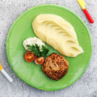 Куриная котлета с пюре в Mojo