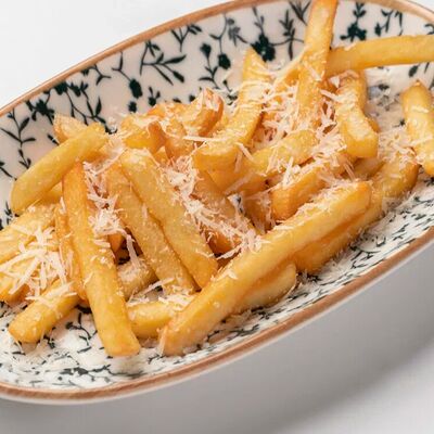 Трюфельный картофель фри с пармезаном в SAGA по цене 320 ₽