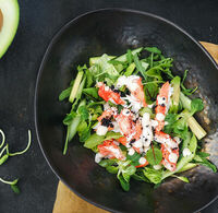 Салат с камчатским крабом в Mojo