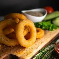 Луковые кольца в Let's Talk bar