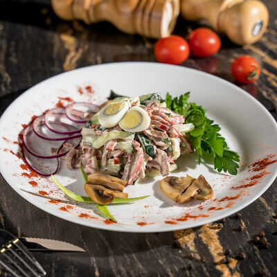 Салат Чендерлен в Oзеро гриль по цене 450 ₽