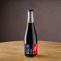 Rich Cola в Сандал Lounge