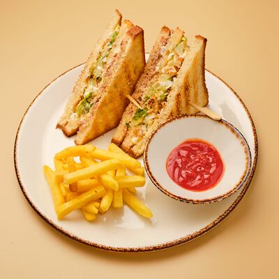 Клаб сэндвич с тунцом в Атлас еды по цене 650 ₽