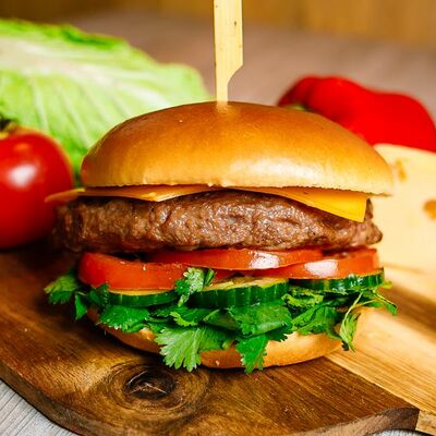 Бургер с бараниной большой в Бурум по цене 340 ₽