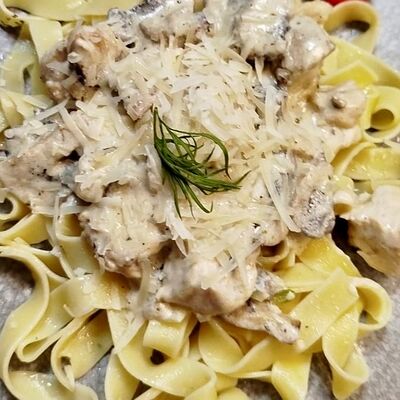 Фетучини Курица-грибы в Wakanda по цене 460 ₽