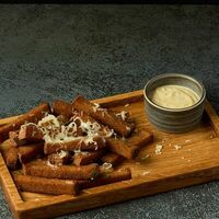 Гренки с сыром и чесноком в Игристые