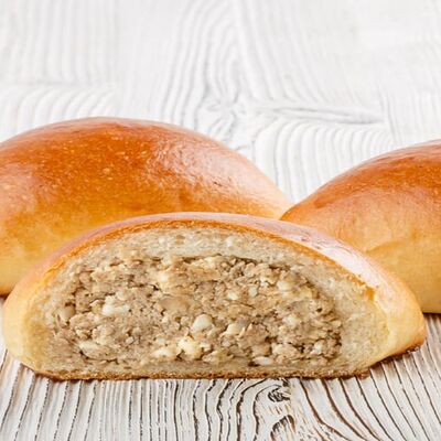 Пирожок с мясом в MaxBakery по цене 150 ₽