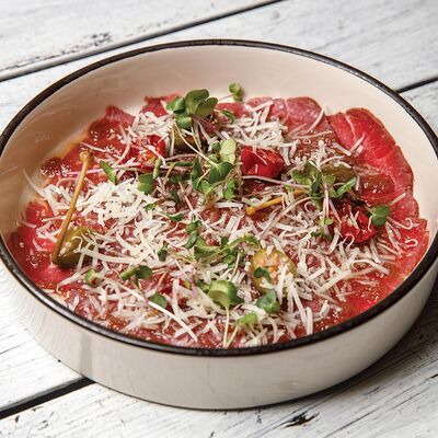 Ростбиф с луковым соусом в Овертайм по цене 590 ₽