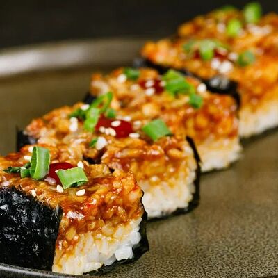 Суши осидзуси с угрём в Пхипхи по цене 690 ₽