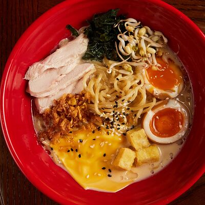 Рамен сырный с курицей в Рамен с уткой по цене 940 ₽