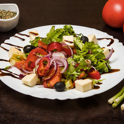 Греческий салат в У березки по цене 420 ₽