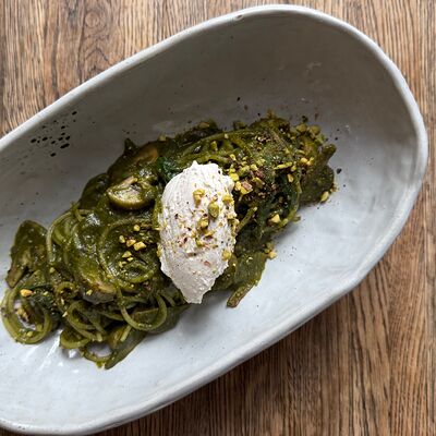 Паста с грибами, песто и шпинатом в Без рецепта по цене 1230 ₽