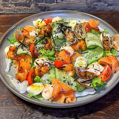 Салат с морепродуктами в FABRIKA по цене 1150 ₽