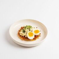 Лапшевник с курицей в сливочном карри и яйцом в Британские Пекарни