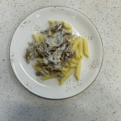 Паста в сливочном соусе с говядиной и грибами в Кофеин по цене 330