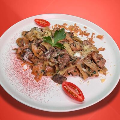 Паста Курица с грибами в Tamakisushi по цене 2700 ₸