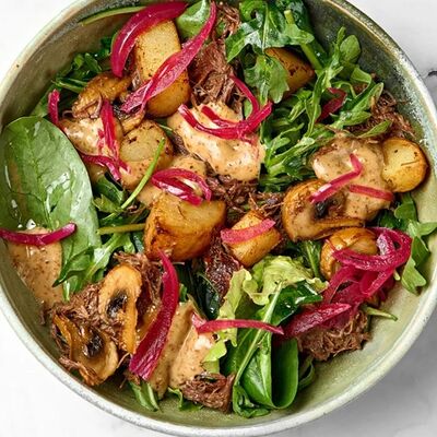 Салат с телячьими щечками в Mikemolly по цене 735 ₽