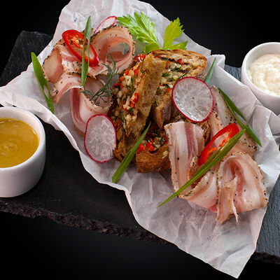 Сало с ароматным хлебом в #proсчастье по цене 210