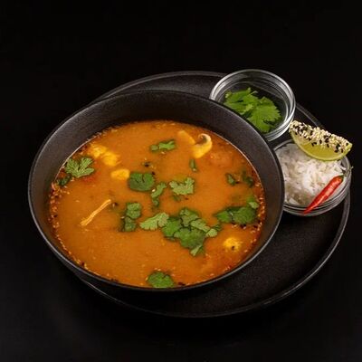 Острый тайский суп на кокосовом молоке в Кафе Biscuit по цене 690 ₽