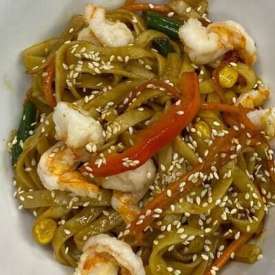 Вок с креветками в соусе кимчи в Ymi по цене 553 ₽