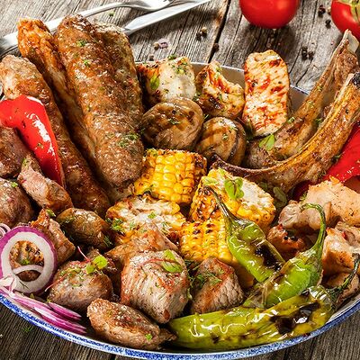Ассорти шашлыков с овощами в Джонджоли по цене 2750