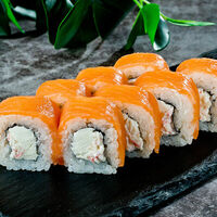 Фирменный ролл Филадельфия краб в Sushi san