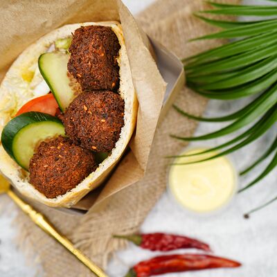 Комбо с Фалафелем в пите в VПИТЕ по цене 549 ₽