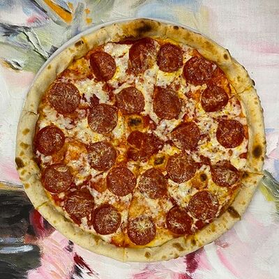 Пицца Острая салями в Wine room gallery по цене 590 ₽