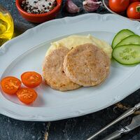 Куриные котлетки с пюре в Trattoria