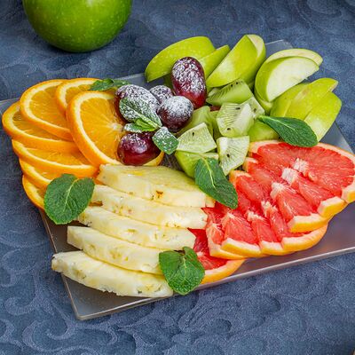 Ассорти из фруктов в Космос по цене 590 ₽