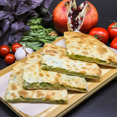 Хачапури со шпинатом в Кафе Хинкальная по цене 330 ₽