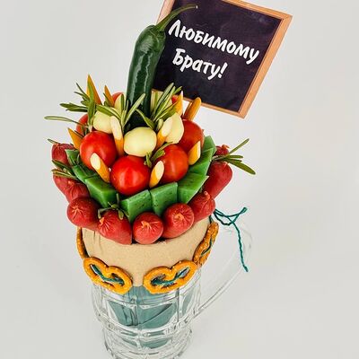 Закуски в кружке для любимого брата в Дарите красиво по цене 4400 ₽