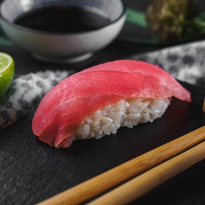 Классическая с тунцом в Maki Family по цене 109