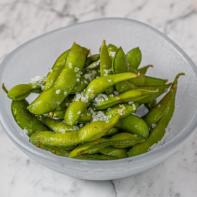 Эдамаме с морской солью в Dragon по цене 380 ₽