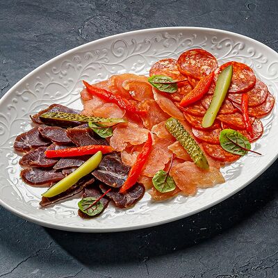 Вяленые деликатесы в Этажи по цене 950 ₽