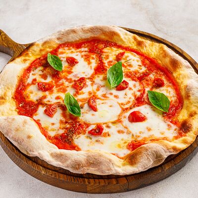 Пицца Маргарита в Zest Coffee & Wine по цене 430 ₽