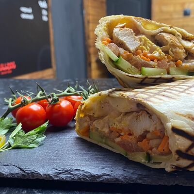 Шаурма Студенческая с курицей в Bulldog по цене 199 ₽