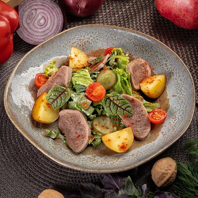 Салат Мецхури в Приключения Шурика по цене 610 ₽