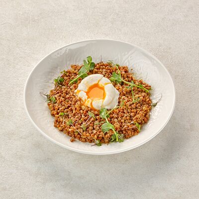 Суточная греча с яйцом пашотв Пармезан по цене 495 ₽