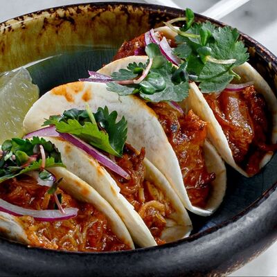 Тако из свинины в Kamakura по цене 665 ₽