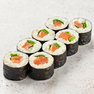 Маки с копчёной форелью в Рокнроллы по цене 465 ₽