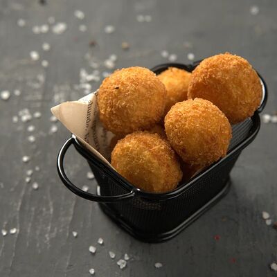 Картофельные крокеты с беконом и плавленым сыром в Гвозди по цене 450 ₽