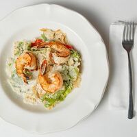 Цезарь с креветками в Arancino Restaurant