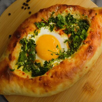Аджарское хачапури с мясом в Хачапури по цене 900 ₽