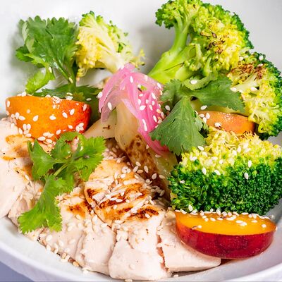 Куриная грудка в Lilian's cafe по цене 650 ₽