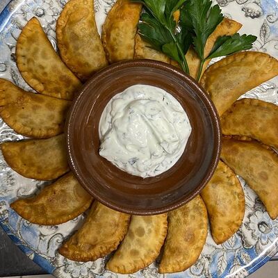 Мини-чебурекии с мясом в Трактир Медведь по цене 3140 ₸