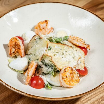 Цезарь с креветками в Kvartal по цене 890 ₽