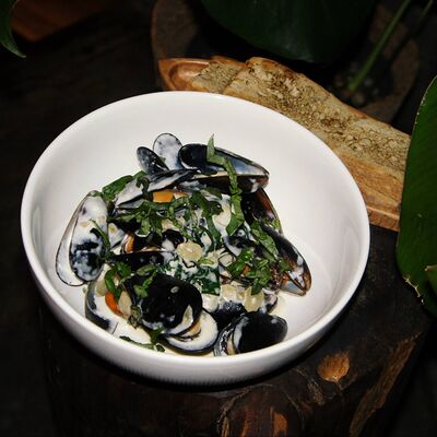 Соте из мидий со сливочно-чесночным соусом в Offshore по цене 630 ₽