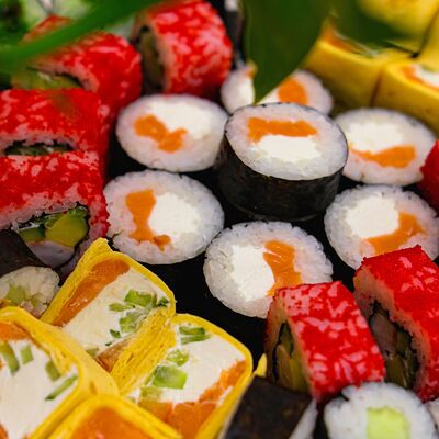 Сет Мадагаскар в Food74 Court Суши Пицца по цене 1985 ₽