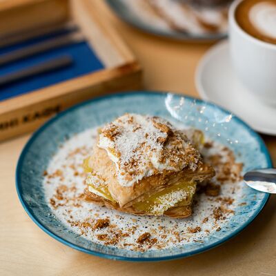 А-ля Наполеон в Вот,блин!Кафе по цене 270 ₽